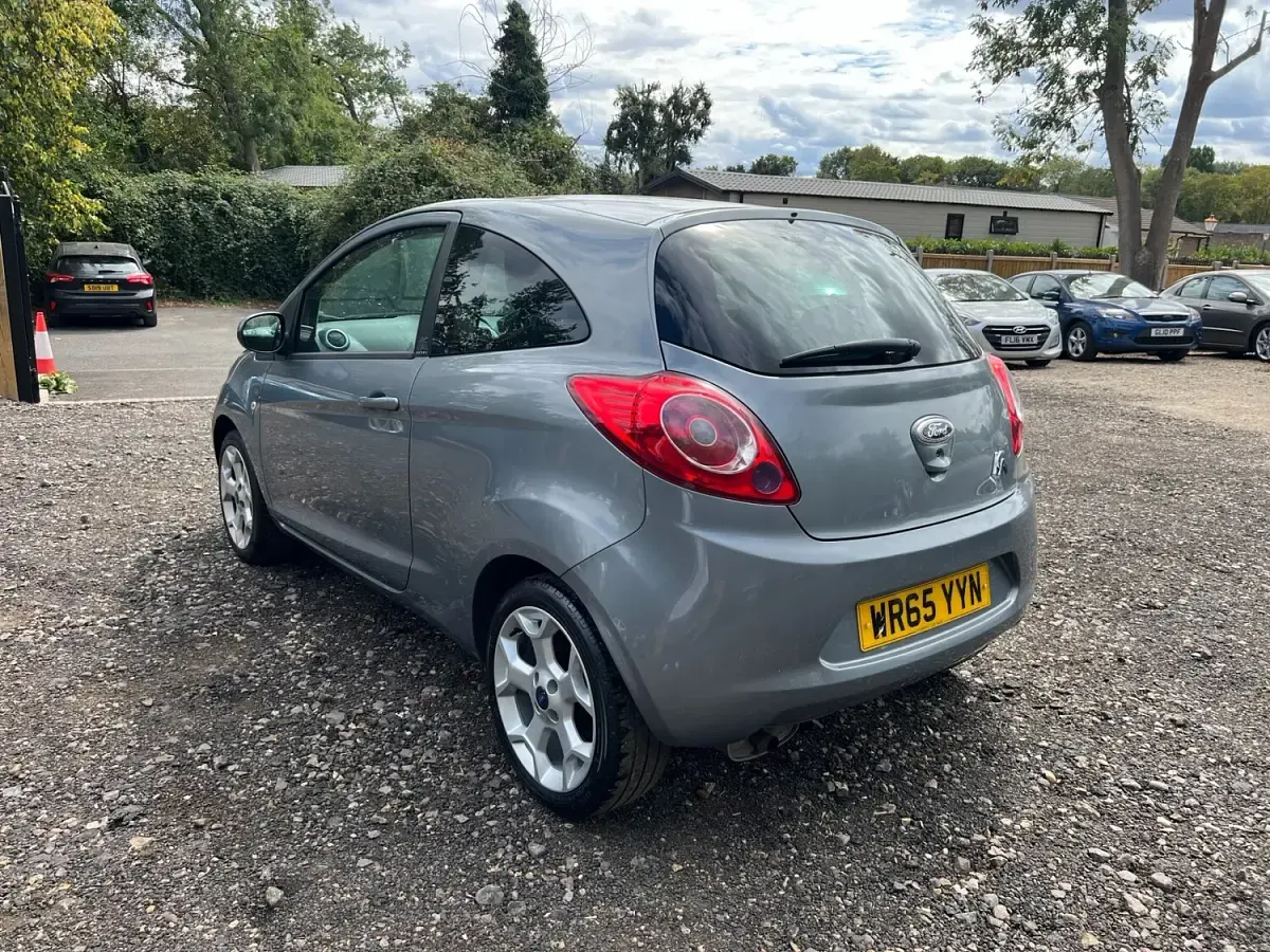 Used Ford Ka Zetec 69 HP (50 kW) 2016 Silver Hatchback