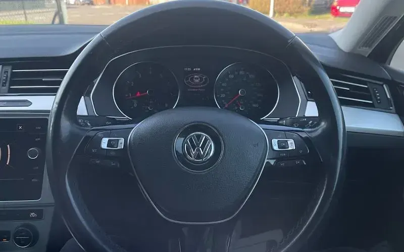 Used VW Passat Business 150 HP (110 kW) 2018 Blue Sedan