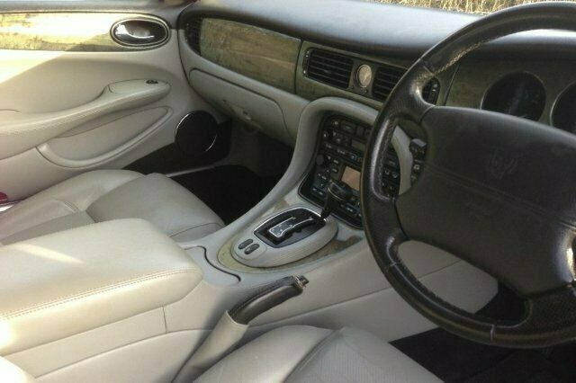 Used Jaguar XJ8 240 HP (176 kW) 2002 Sedan