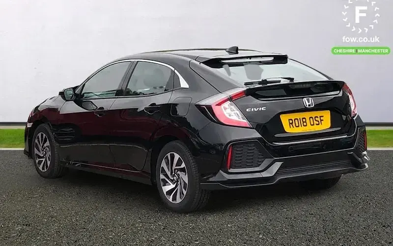 Käytetty Honda Civic SE 129 HP (94 kW) 2018 Musta Viistoperä
