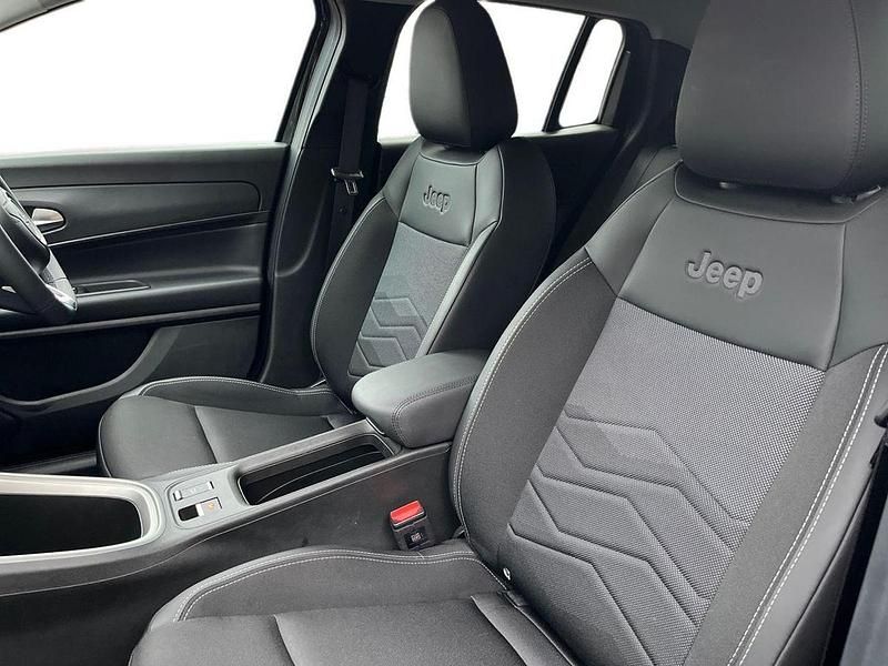 Used Jeep Avenger EV Summit 113 kW (154 HP) 2025 Red SUV