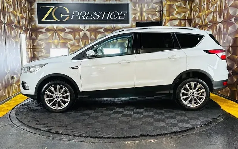Used Ford Kuga Titanium 180 HP (132 kW) 2019 White SUV