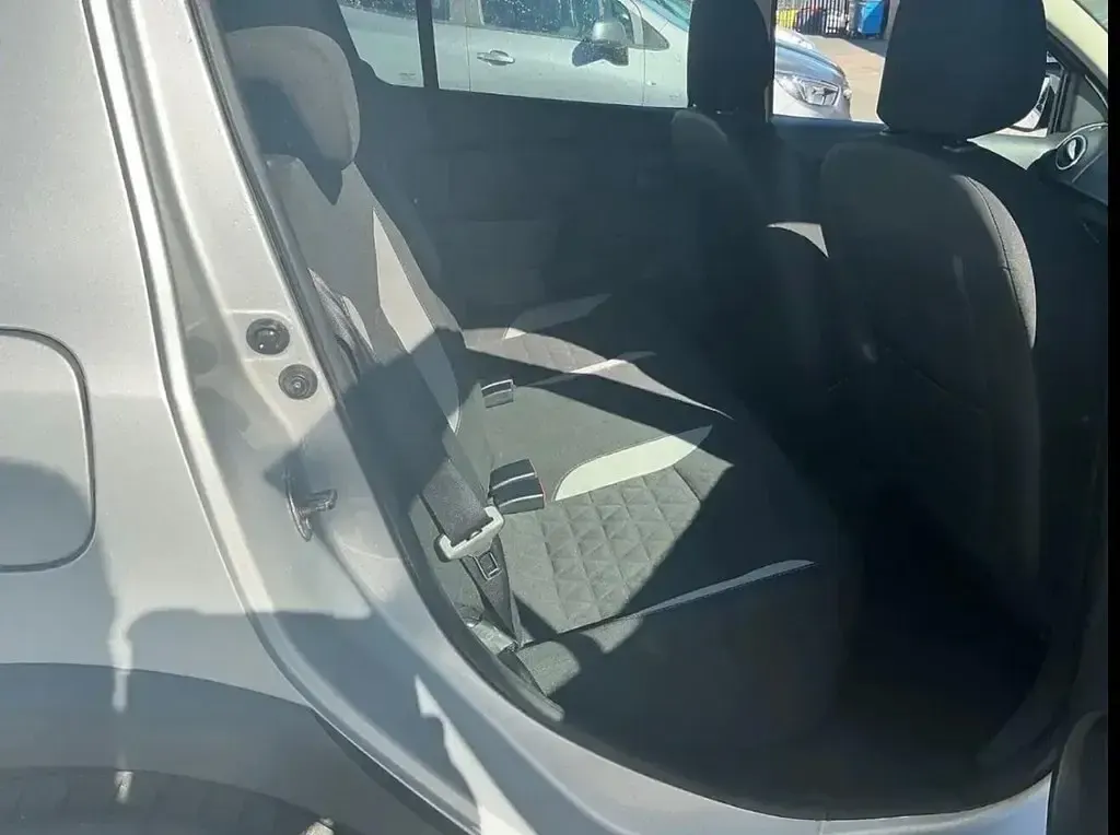 Begagnad Dacia Sandero Lauréate 2016 Silver Halvkombi