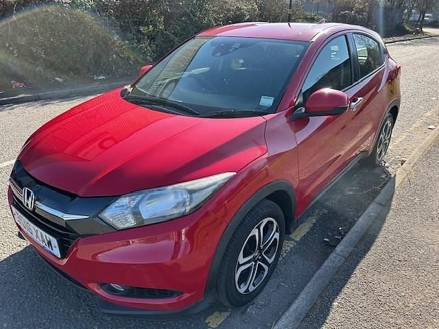 Used Honda HR-V SE 120 HP (88 kW) 2016 Red SUV