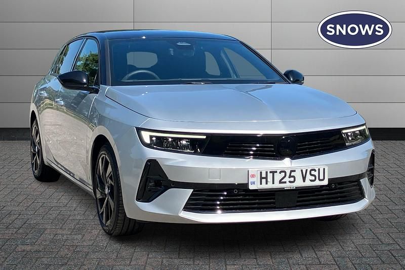 Crystal silver New 2025 Vauxhall Astra S | £23,995 (Fair price) - Image 1/4