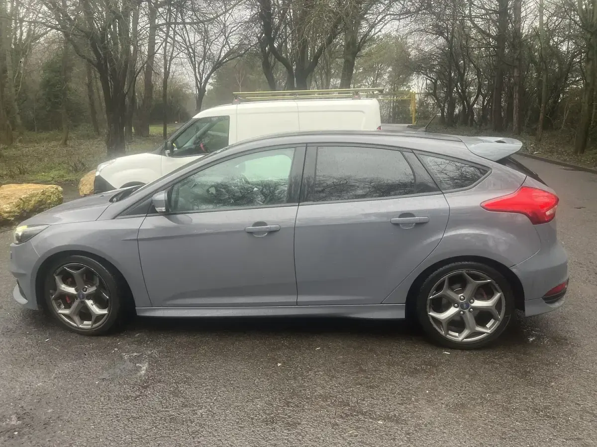 Used Ford Focus ST 185 HP (136 kW) 2016 Grey Hatchback