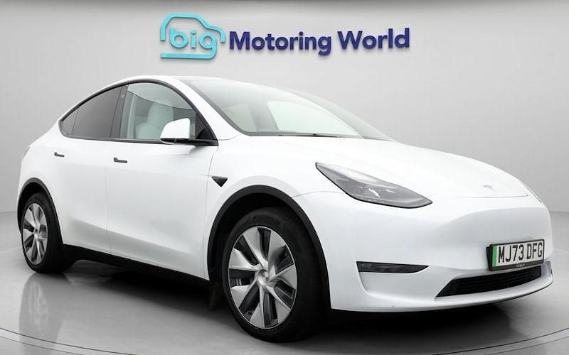 Used 2025 Tesla Model Y Long Range AWD SUV | £28,700 (Fair price) - Image 1/4