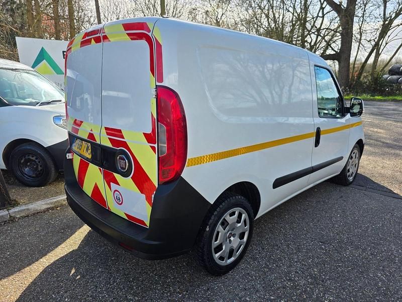 Used Fiat Doblò 105 HP (77 kW) 2018 White MPV