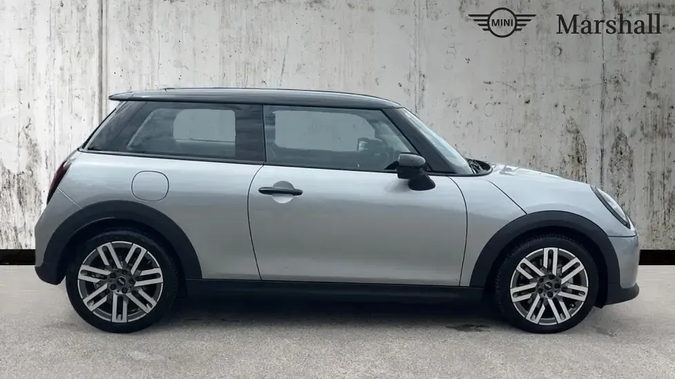 Used Mini Cooper Classic 114 kW (156 HP) 2025 Melting silver iii Hatchback