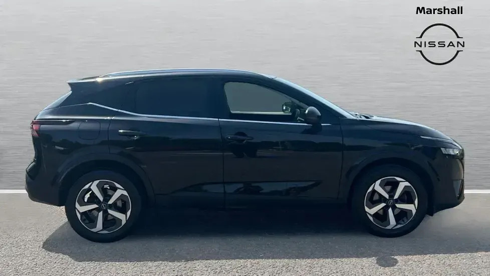Used Nissan Qashqai N-Connecta 140 HP (102 kW) 2023 Black SUV