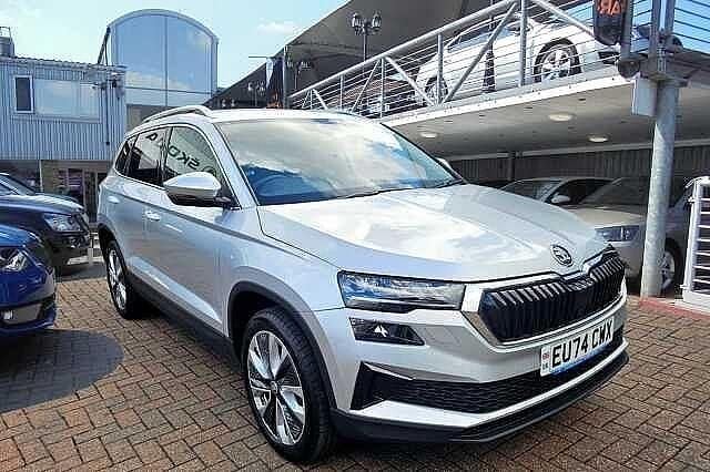 Brilliant silver metallic Used 2024 Skoda Karoq SE L SUV | £25,980 (Fair price) - Image 1/4