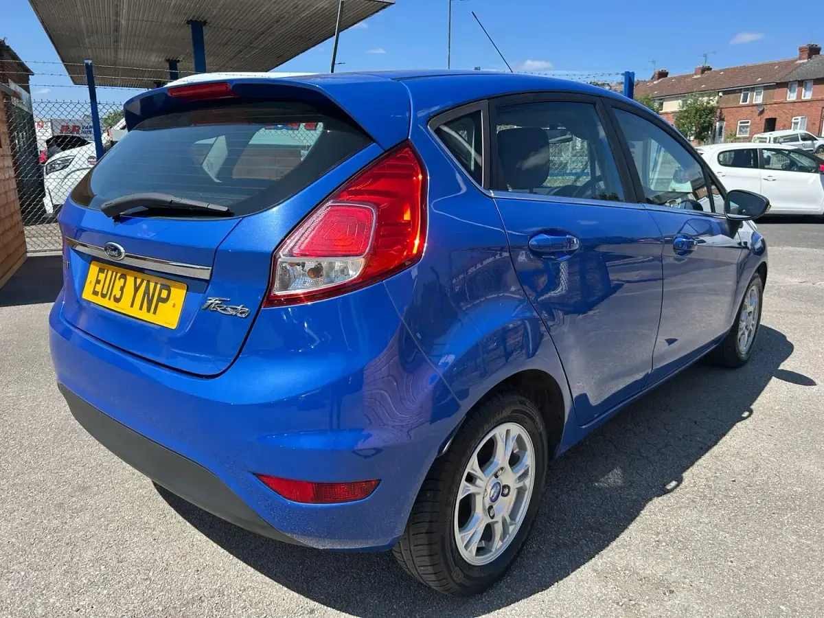 Used Ford Fiesta Zetec 2013 Blue Hatchback