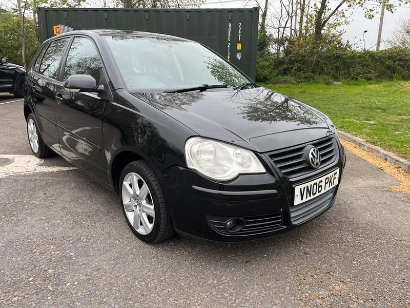 Begagnad VW Polo S 2006 Svart Halvkombi