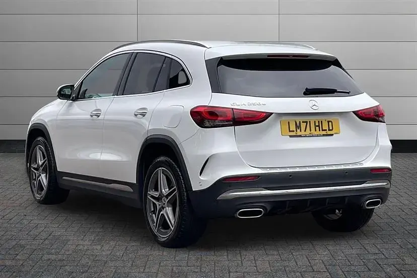 Usado Mercedes GLA250 Premium 218 HP (160 kW) 2021 Branco SUV