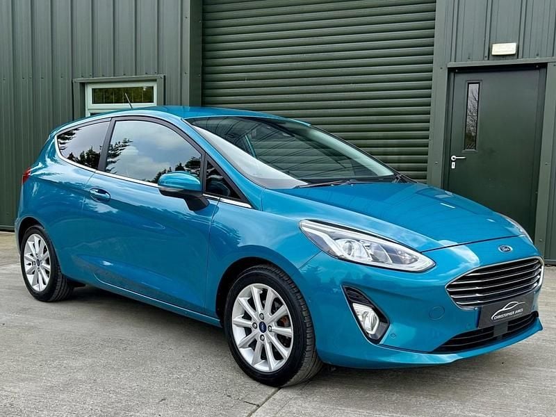 Used Ford Fiesta Titanium 125 HP (91 kW) 2018 Blue Hatchback