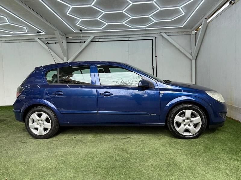 Used Vauxhall Astra Club 115 HP (84 kW) 2007 Blue Hatchback