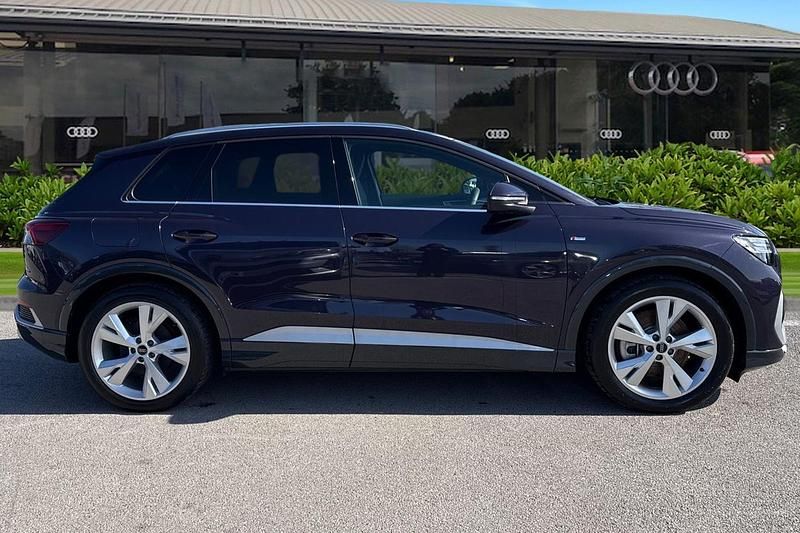 Second-hand Audi Q4 e-tron S-Line 210 kW (286 CP) 2025 Mov SUV