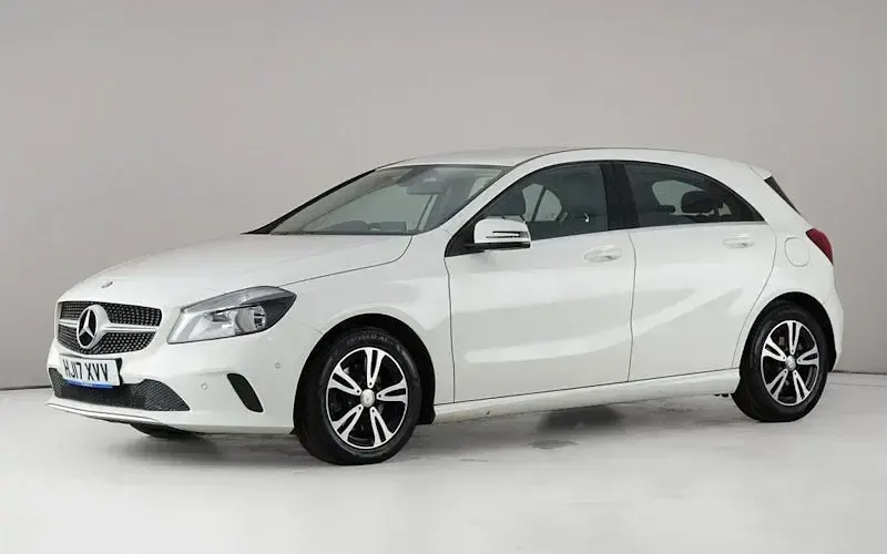 Used Mercedes A160 Executive 102 HP (75 kW) 2017 White Hatchback