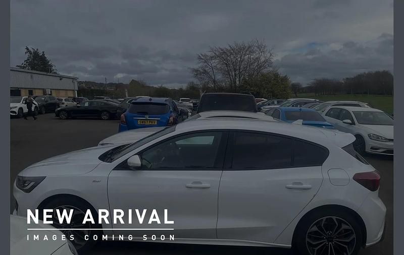 Used Ford Focus ST-Line X 153 HP (112 kW) 2024 White Hatchback