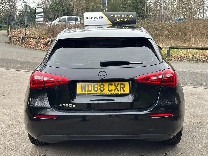 Used Mercedes A180 SE 116 HP (85 kW) 2018 Black Hatchback