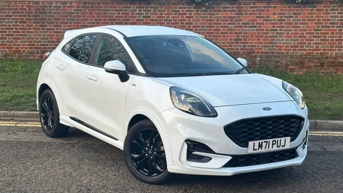 Begagnad Ford Puma ST-Line 2021 Vit Halvkombi