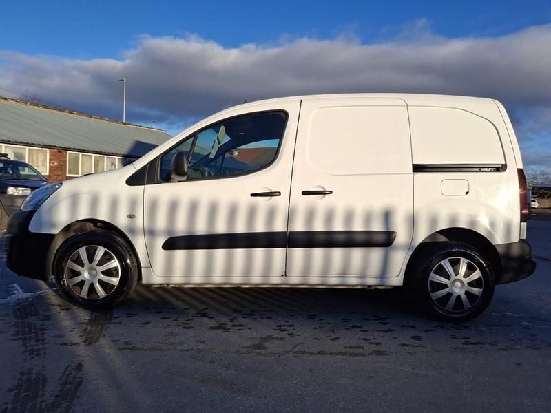 Used Peugeot Partner 2017 White MPV
