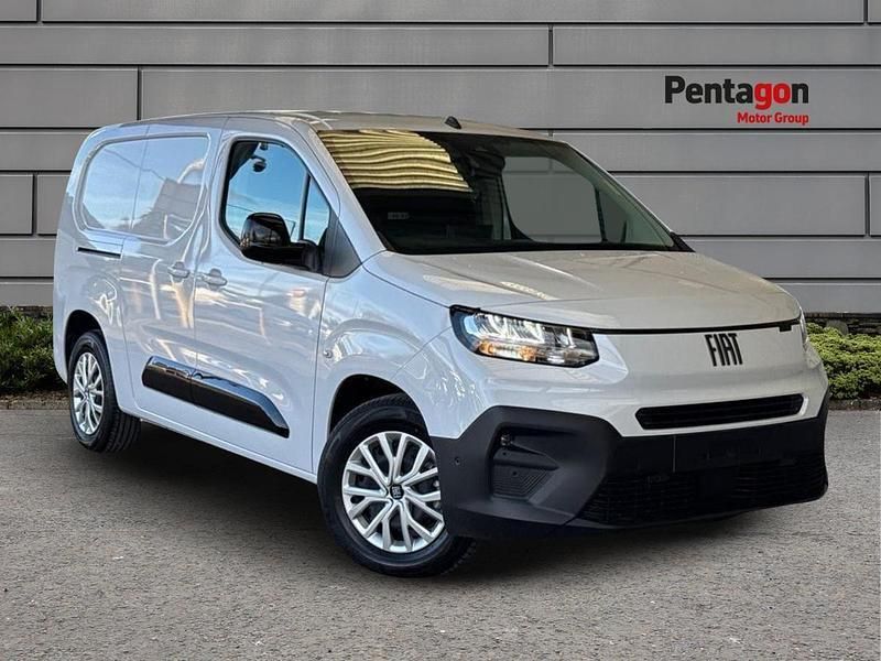 White New 2025 Fiat Doblò MPV | £20,995 (Good price) - Image 1/4