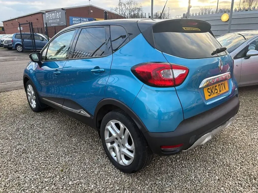 Usado Renault Captur Dynamique 90 HP (66 kW) 2015 Azul SUV