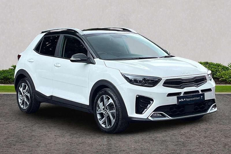 White Used 2022 Kia Stonic 4 SUV | £16,225 (Fair price) - Image 1/3