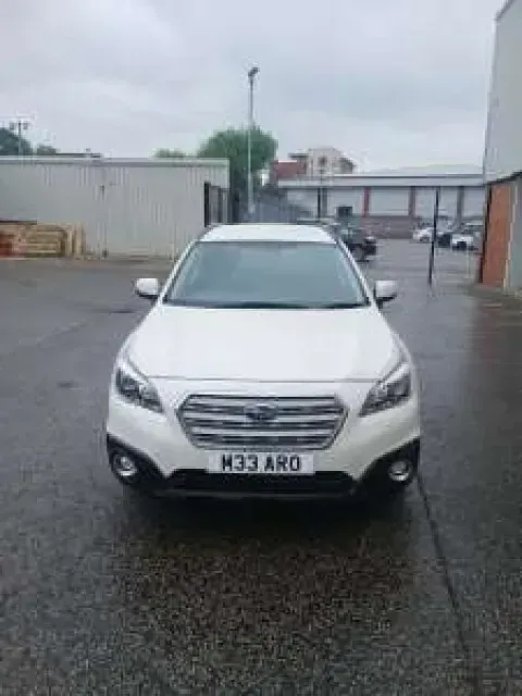 Used Subaru Outback 2015 White Estate
