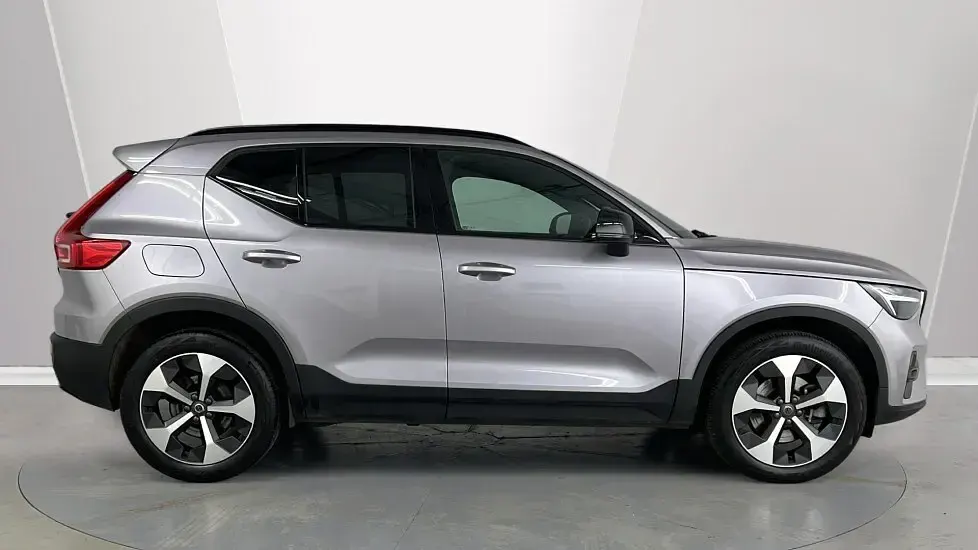 Used Volvo XC40 Plus 161 HP (118 kW) 2025 Silver SUV