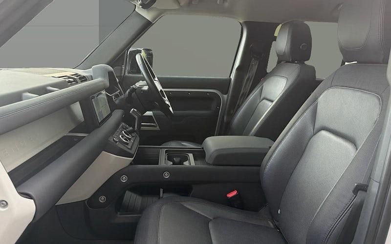 Usado Land Rover Defender SE Dynamic 249 HP (183 kW) 2025 SUV