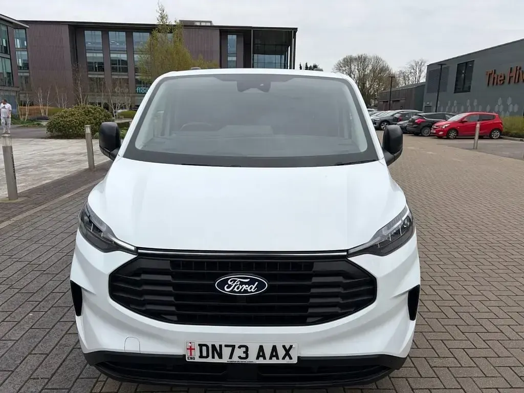 Begagnad Ford Transit Custom Trend 110 HK (80 kW) 2024 Vit