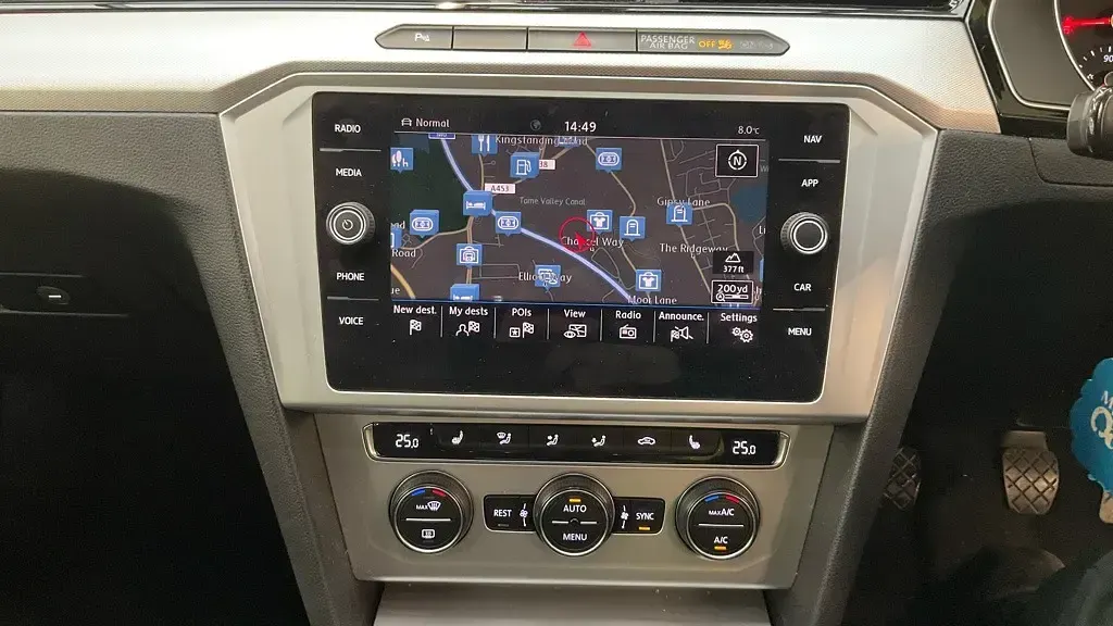 Used VW Passat Business 150 HP (110 kW) 2019 Candy white Estate