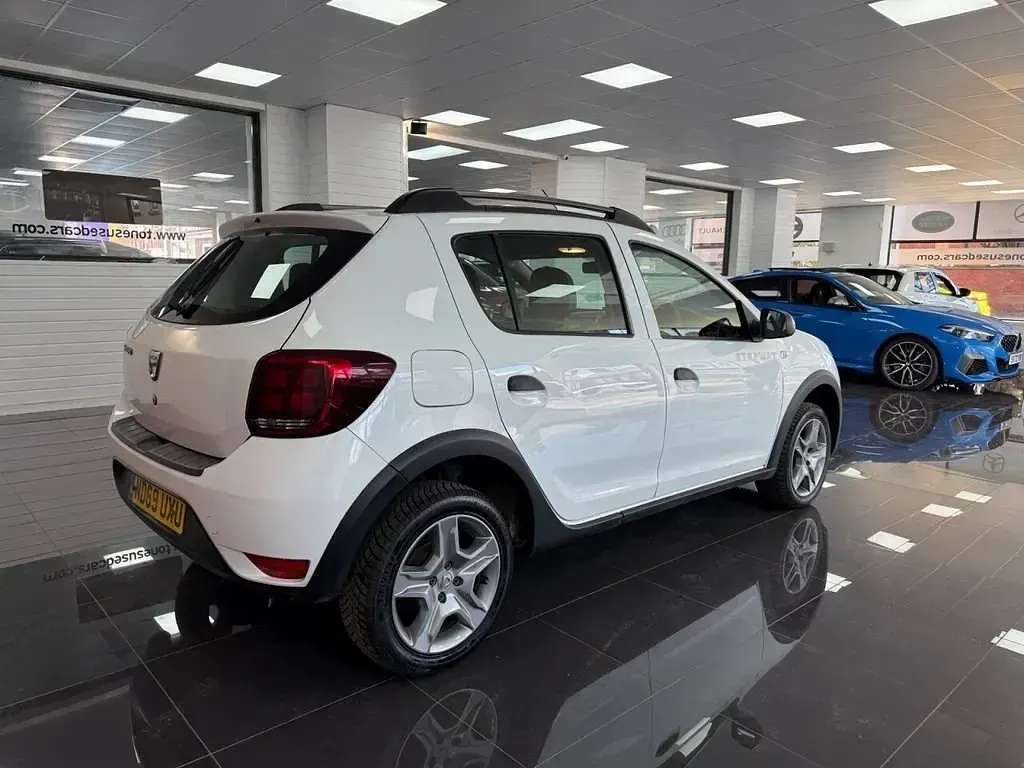Używany Dacia Sandero Essentiel 2020 Biały Hatchback