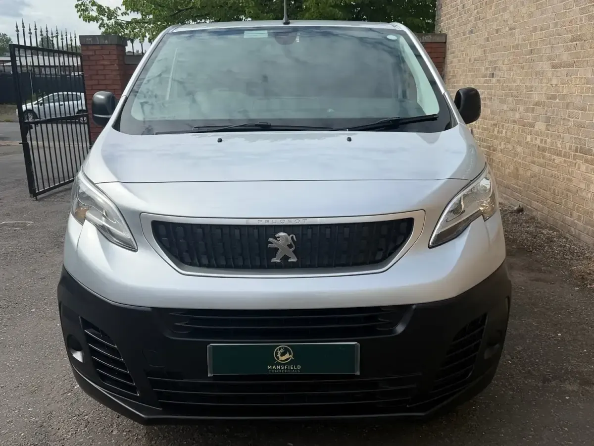 Gebraucht Peugeot Expert 2019 Silber Van