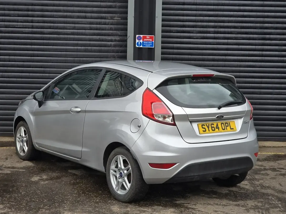 Used Ford Fiesta Style 82 HP (60 kW) 2014 Silver Hatchback