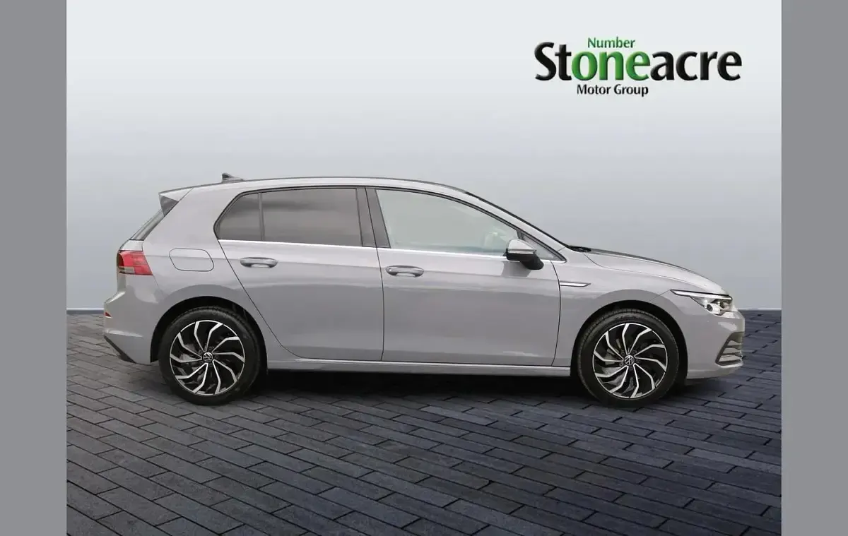 Used VW Golf VIII Style 128 HP (94 kW) 2023 Grey Hatchback