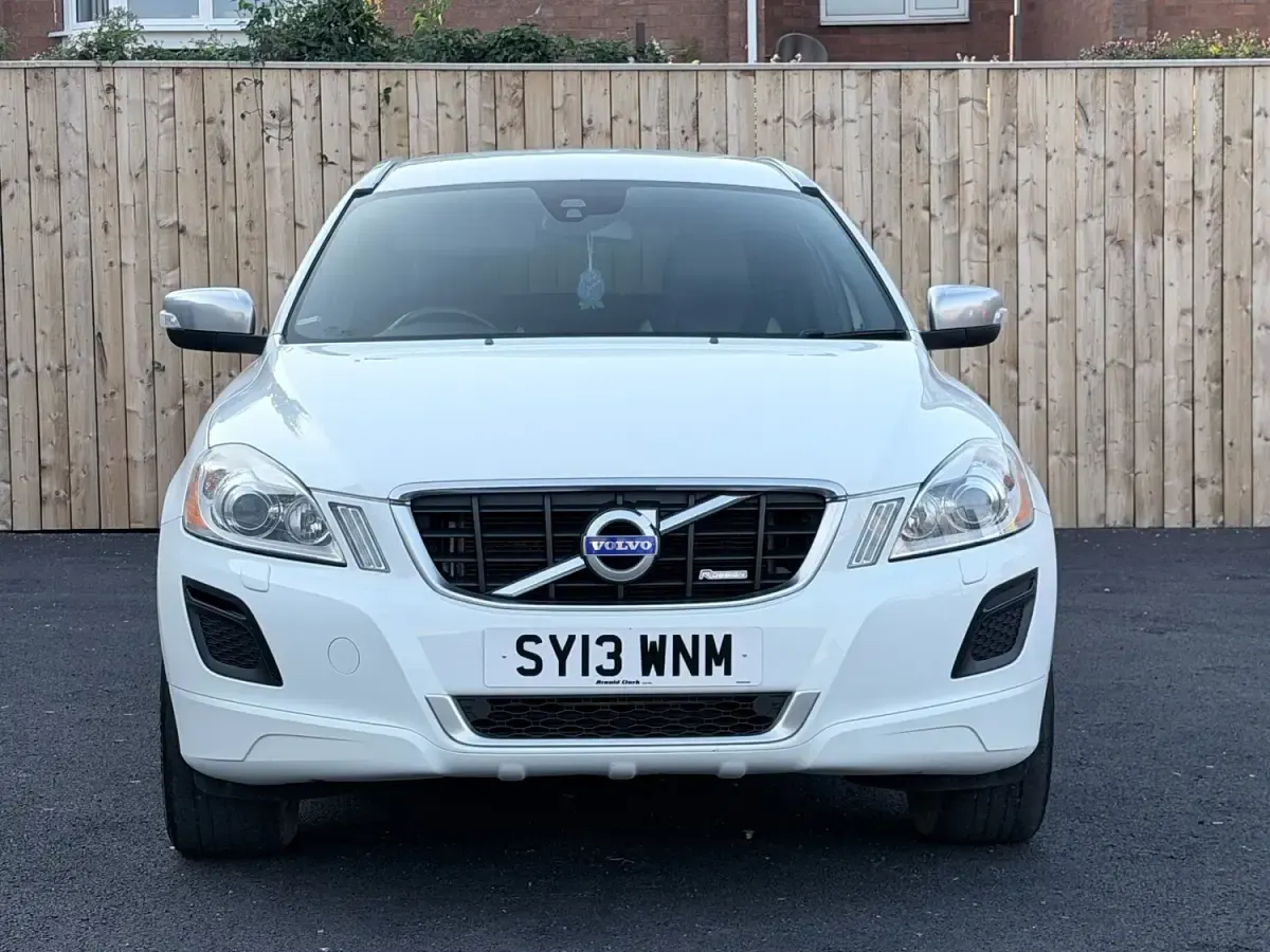 Used Volvo XC60 R-Design 2013 White SUV
