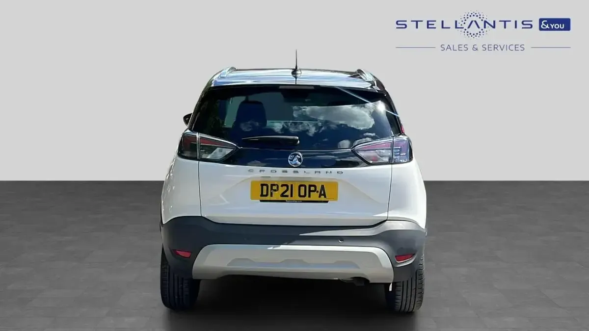 Used Vauxhall Crossland SRi 128 HP (94 kW) 2021 White SUV