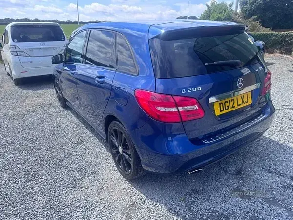 Used Mercedes B200 2012 Blue Hatchback