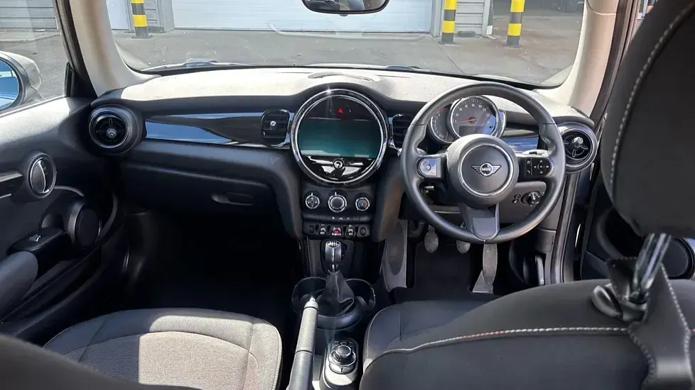 Used Mini ONE Classic 102 HP (75 kW) 2021 Grey Hatchback