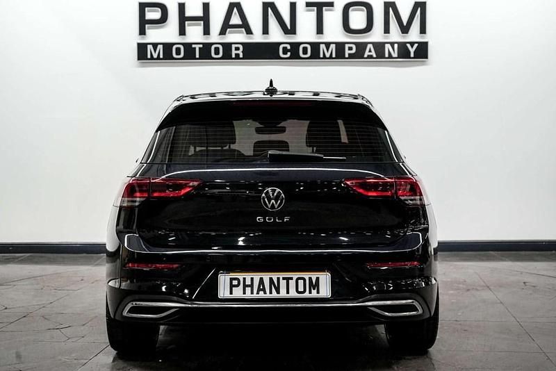 Begagnad VW Golf VII Style 2020 Svart Halvkombi