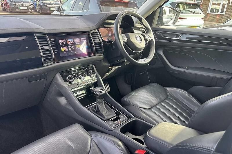 Used Skoda Kodiaq LAURIN & KLEMENT 140 HP (102 kW) 2022 Petrol blue metallic SUV