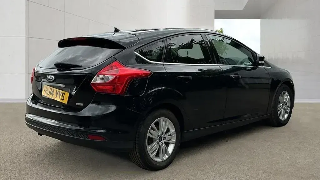Used Ford Focus Titanium 125 HP (91 kW) 2014 Black Hatchback
