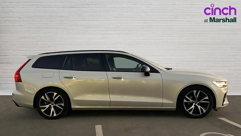 Used Volvo V60 R-Design 197 HP (144 kW) 2021 Gold Estate