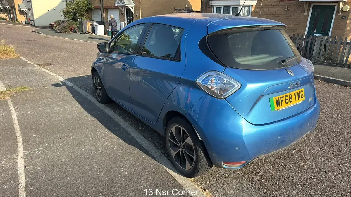 Used Renault Zoe Dynamique 80 kW (109 HP) 2018 Blue Hatchback