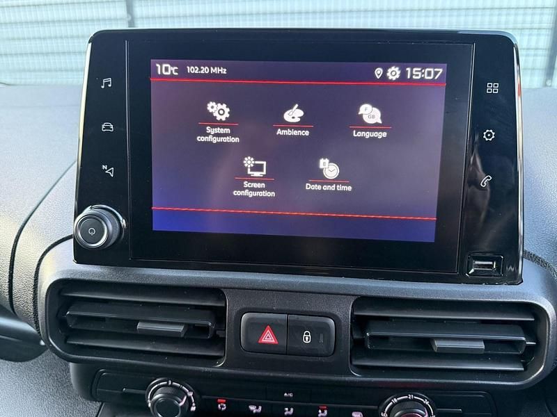 Used Citroën Berlingo 100 HP (73 kW) 2024 Red MPV