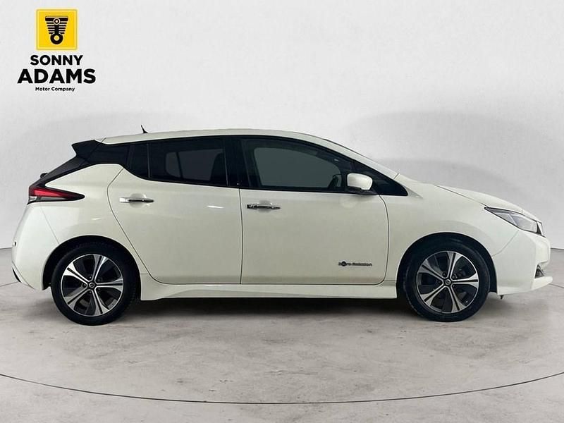 Used Nissan Leaf N-Connecta 110 kW (150 HP) 2018 White Hatchback