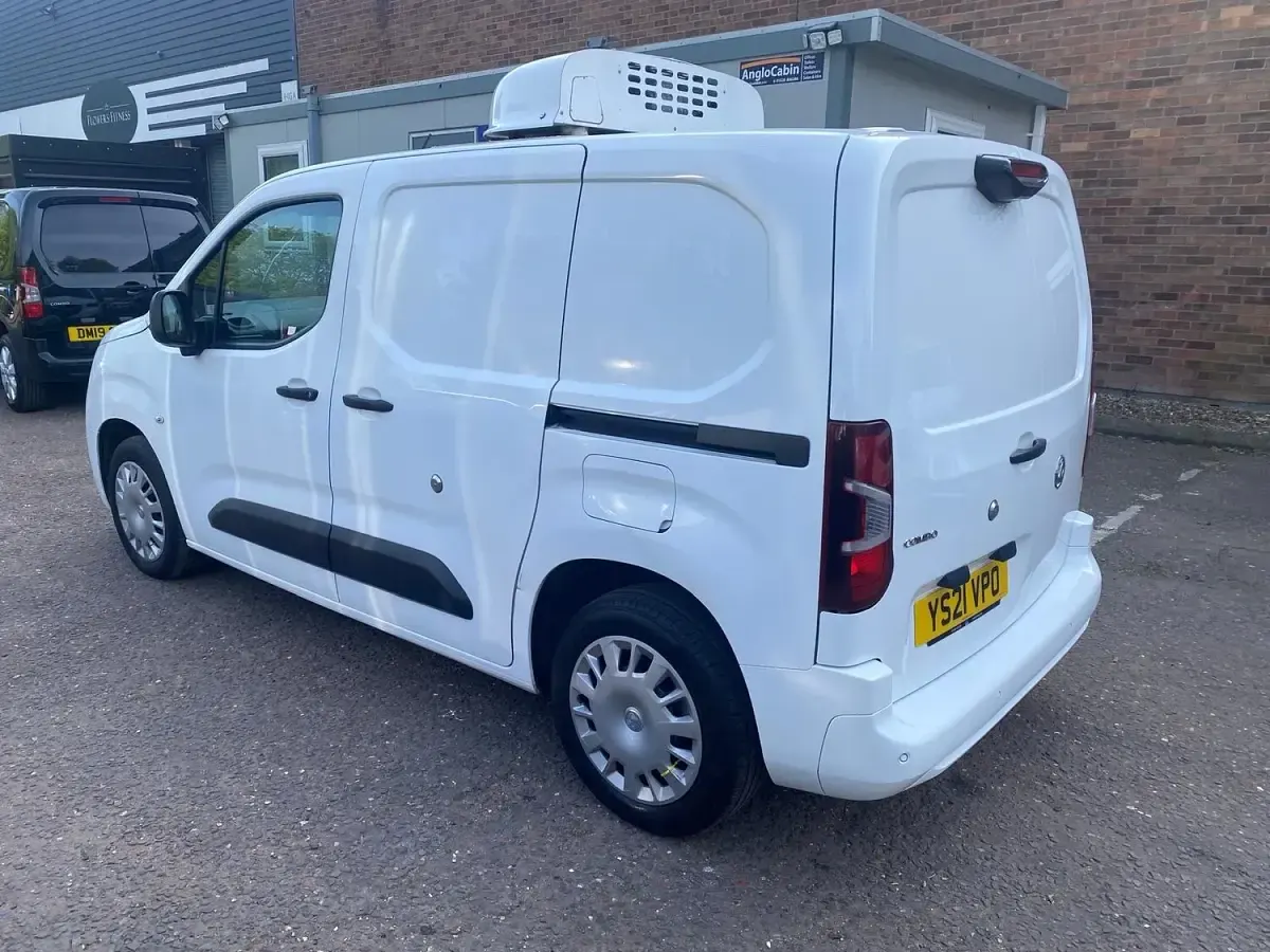 Używany Vauxhall Combo Sportive 2021 Biały Minivan